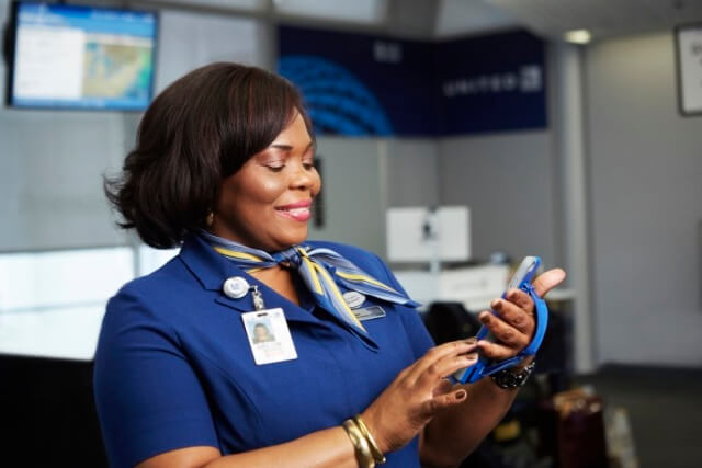 United Airlines planea mejorar el servicio al cliente a través del iPhone 6 Plus