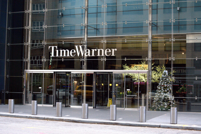 Apple tendría en sus planes la compra de Time Warner
