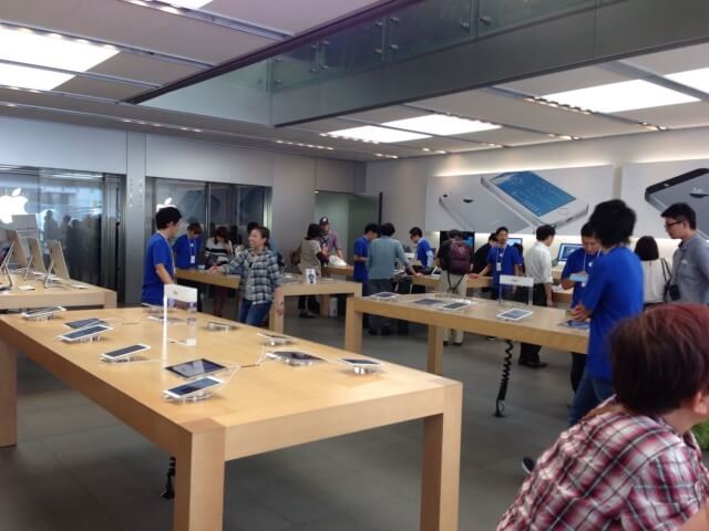 Ginza Apple Store - interior ginza 2