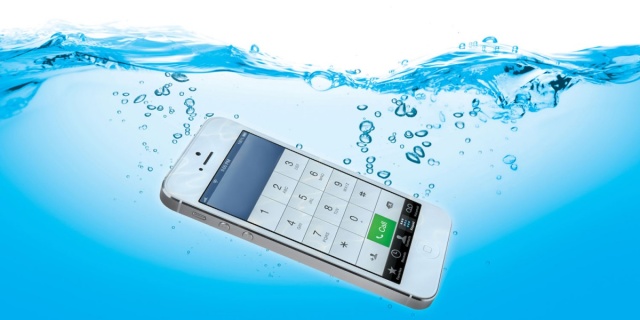 Cómo arreglar un iPhone dañado por el agua [Humor]